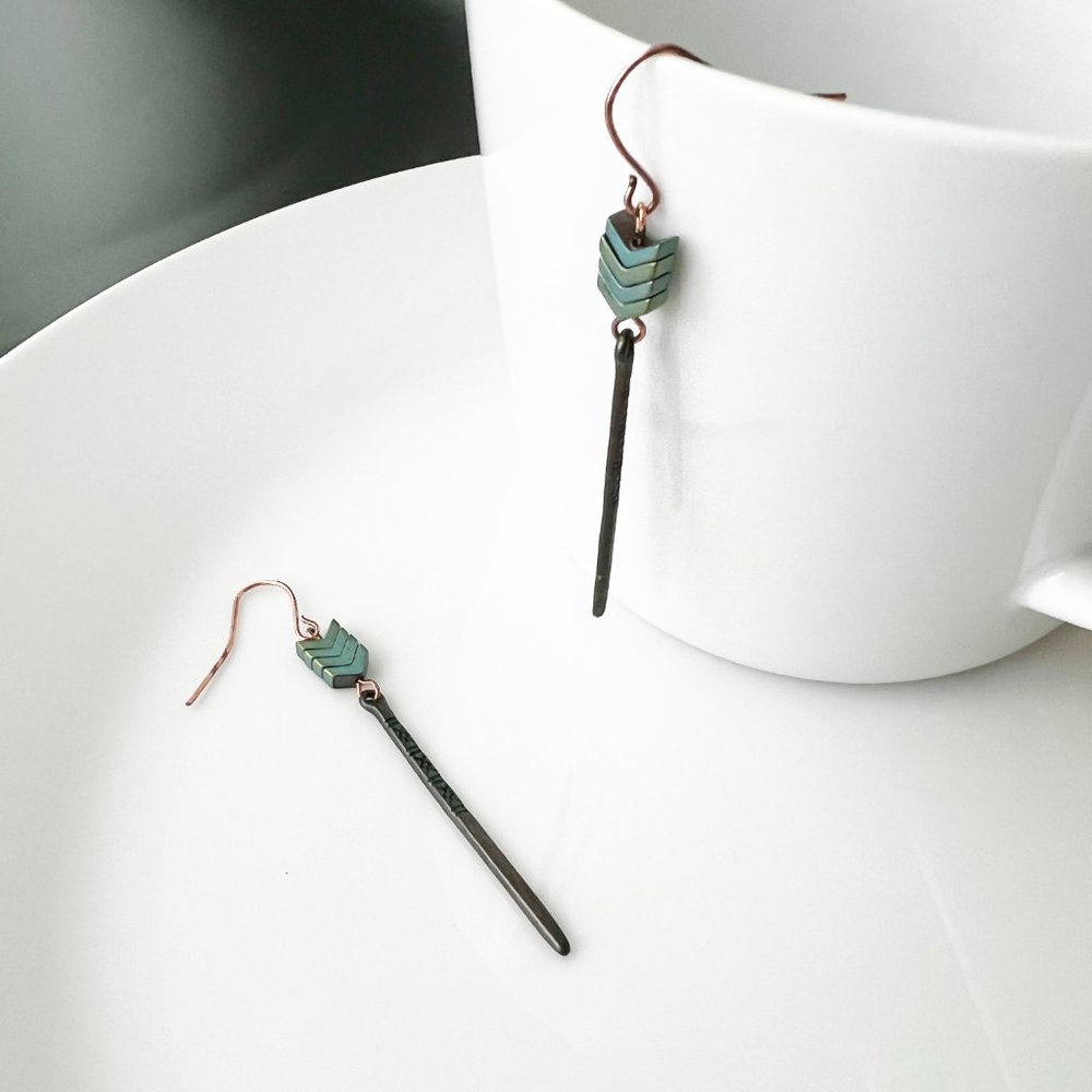 NEW "Lagertha" Stone Earrings (green/blue) - Picture 2 of 6